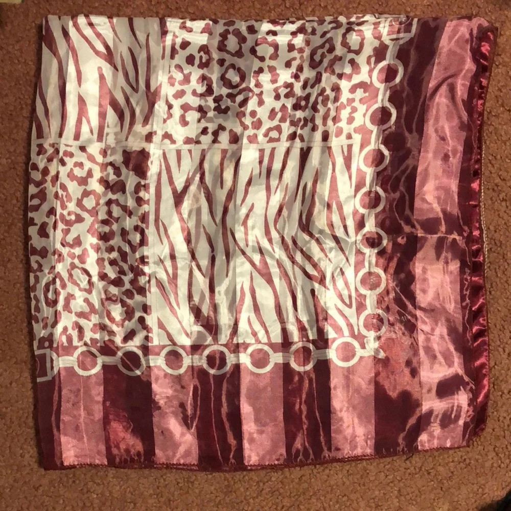 Vintage Red & White Silky Scarf - Picture 6 of 8
